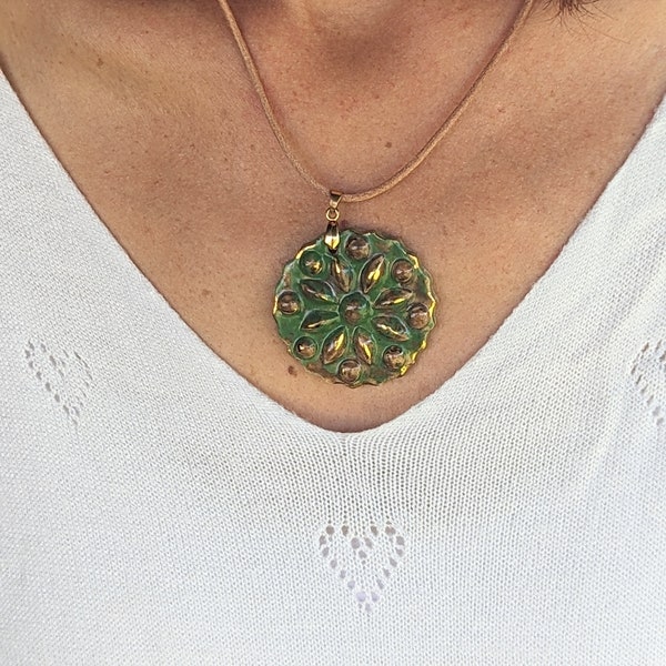 Collier en céramique, diffuseur de parfum, pendentif fleur, peint avec ou liquide, bijou en grès, bijou en céramique, fleur verte, plaqué or