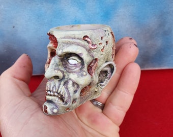 Undead Organizer: Small Zombie Head Desk Tidy for Paperclips, spare change or chocolate eggs.