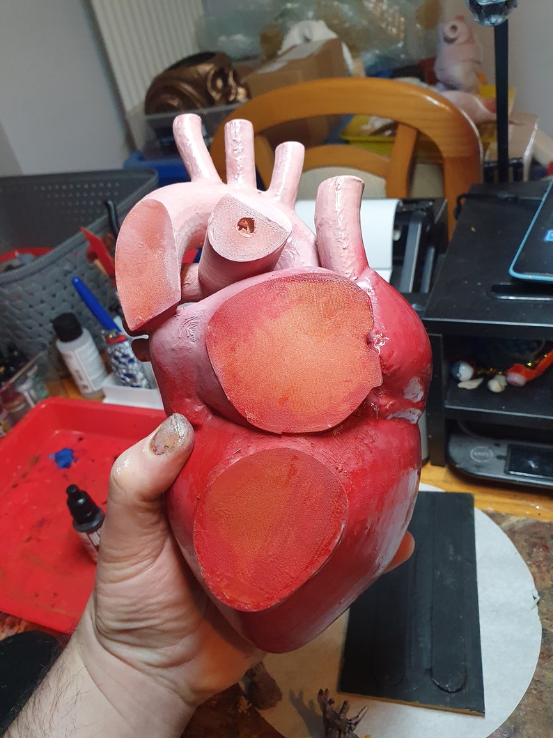 Väggskulptur med mänskligt hjärta: Unik heminredning och skräckinspirerad present. bild 7