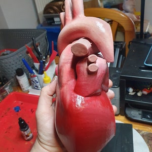 Väggskulptur med mänskligt hjärta: Unik heminredning och skräckinspirerad present. bild 8