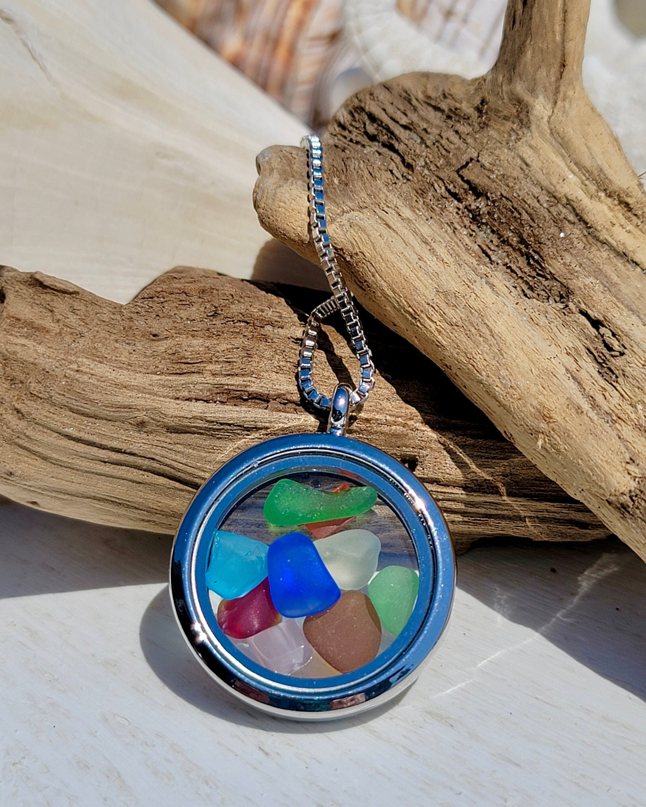 Layered Soil from the Land of Israel Glass Pendant, Jewish Jewelry |  Judaica Web Store