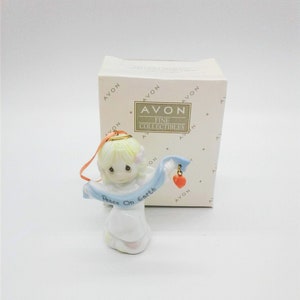 Vintage Avon Precious Moments Ornaments &quot;Peace on Earth&quot;, 1998 Avon Angel in Original Box