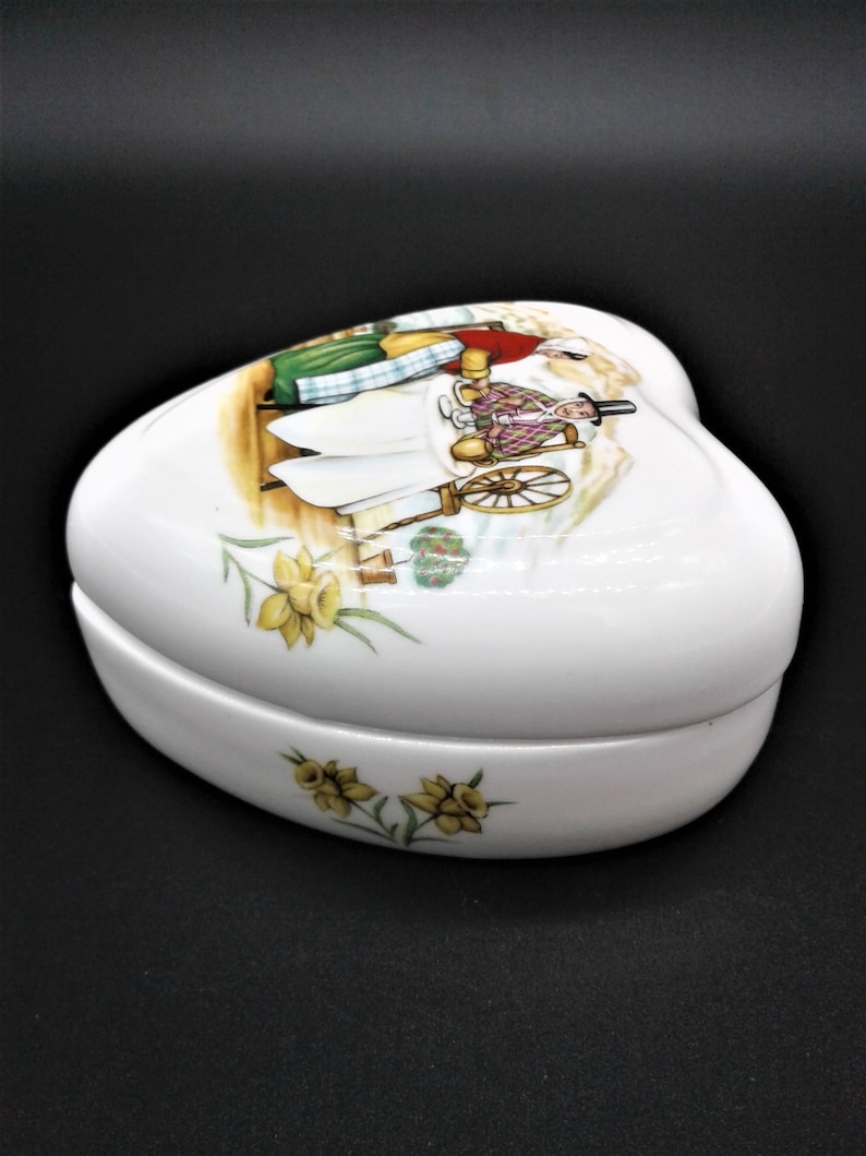 Heart Shaped Trinket Ring Box Staffordshire Fine Bone China Daffodiles Women Having Tea With