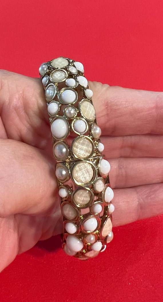 Vintage attractive gold and pearl-looking stretch… - image 5