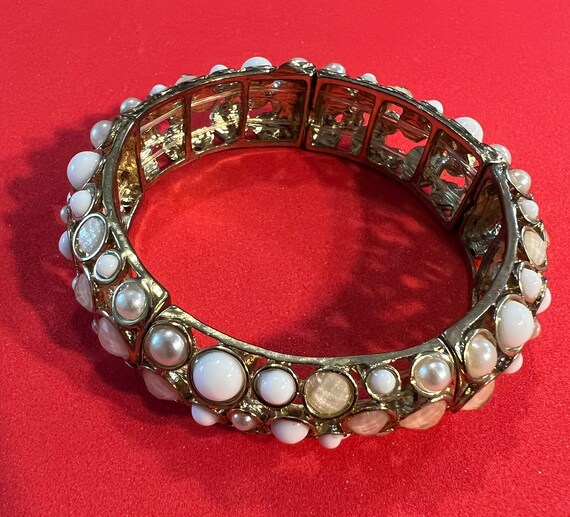 Vintage attractive gold and pearl-looking stretch… - image 3