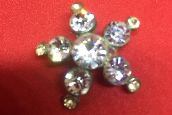 Vintage swarovski star shaped pin - image 1