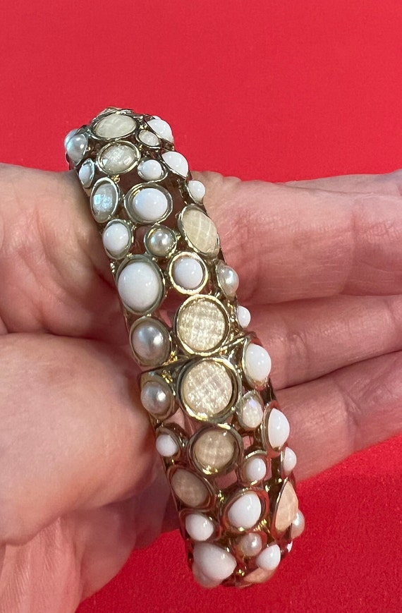 Vintage attractive gold and pearl-looking stretch… - image 6