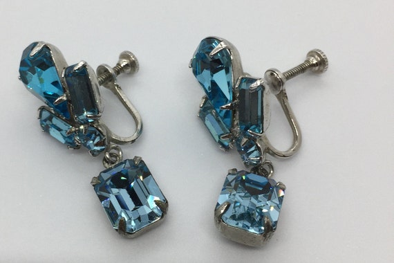 Vintage 1950 Aqua Blue Rhinestone Earrings - image 6