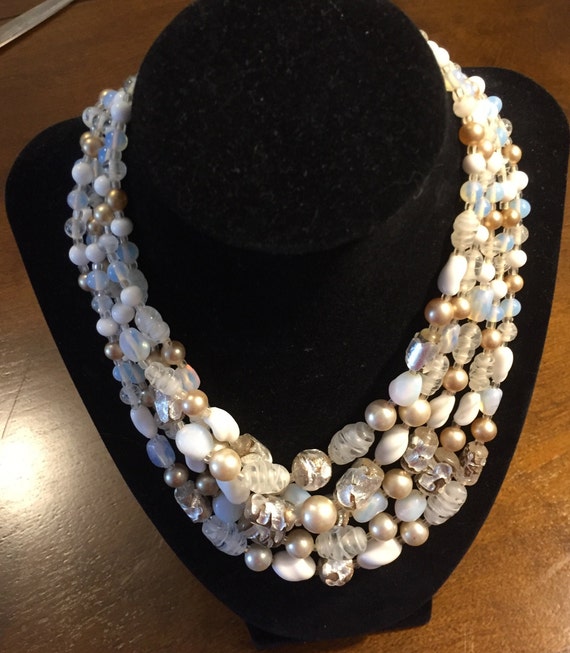 Vintage white, bead and pearl necklace