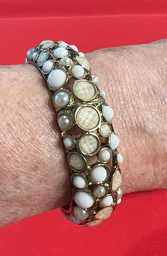 Vintage attractive gold and pearl-looking stretch… - image 2