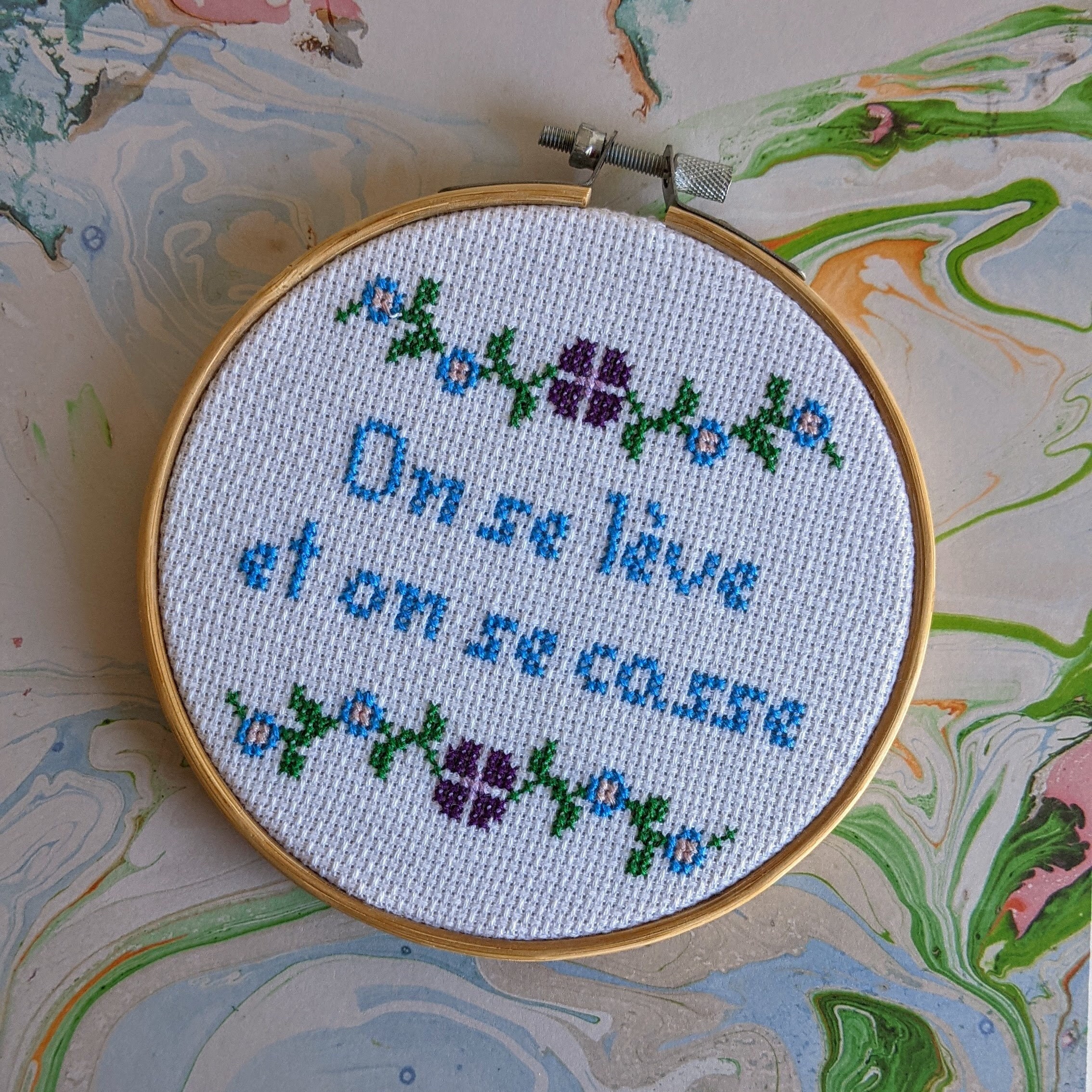 Broderie On Se Lève et On Casse