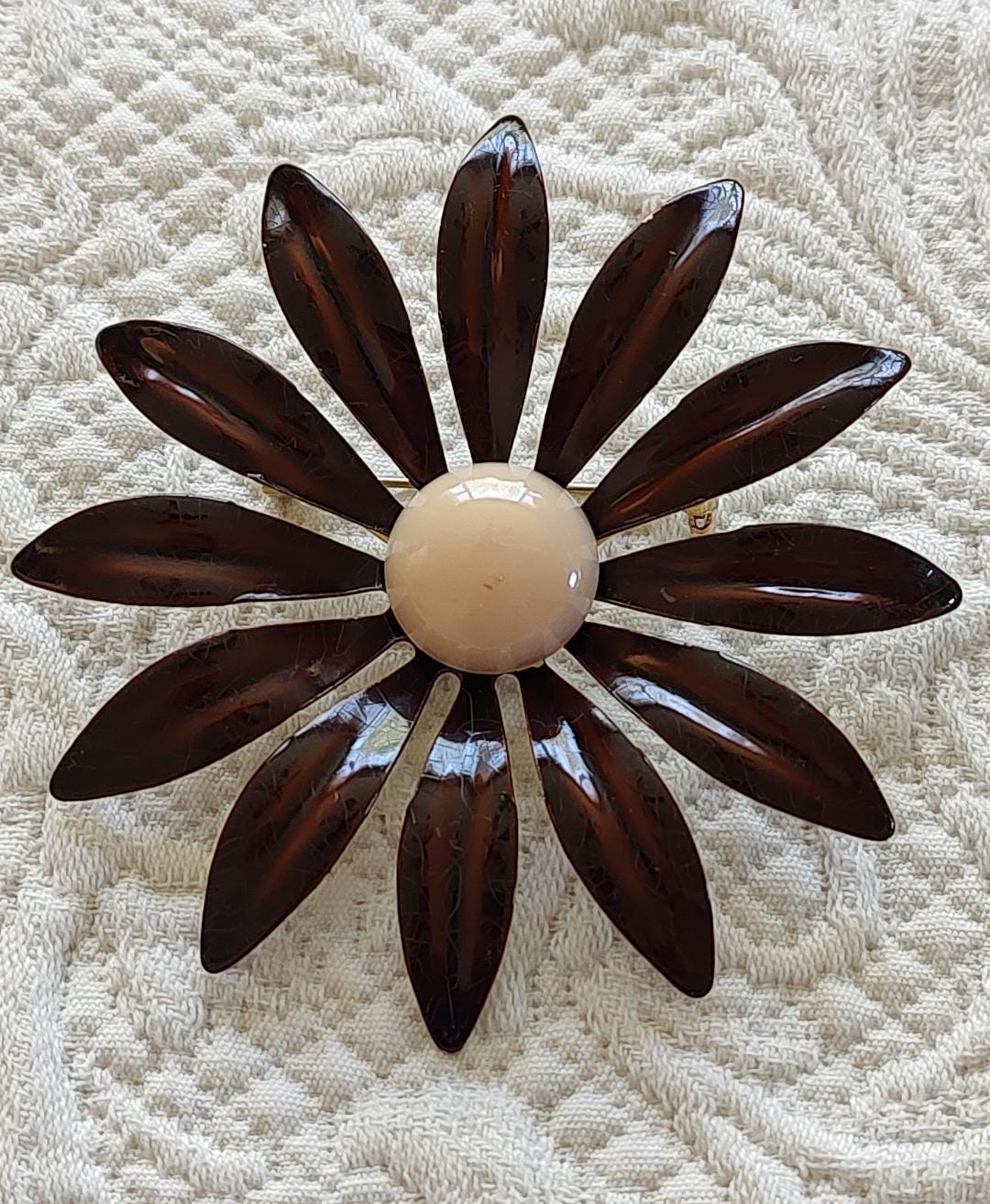 Daisy Brooch - Etsy