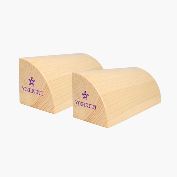 Bloque de Yoga Iyengar, hecho de madera de pino