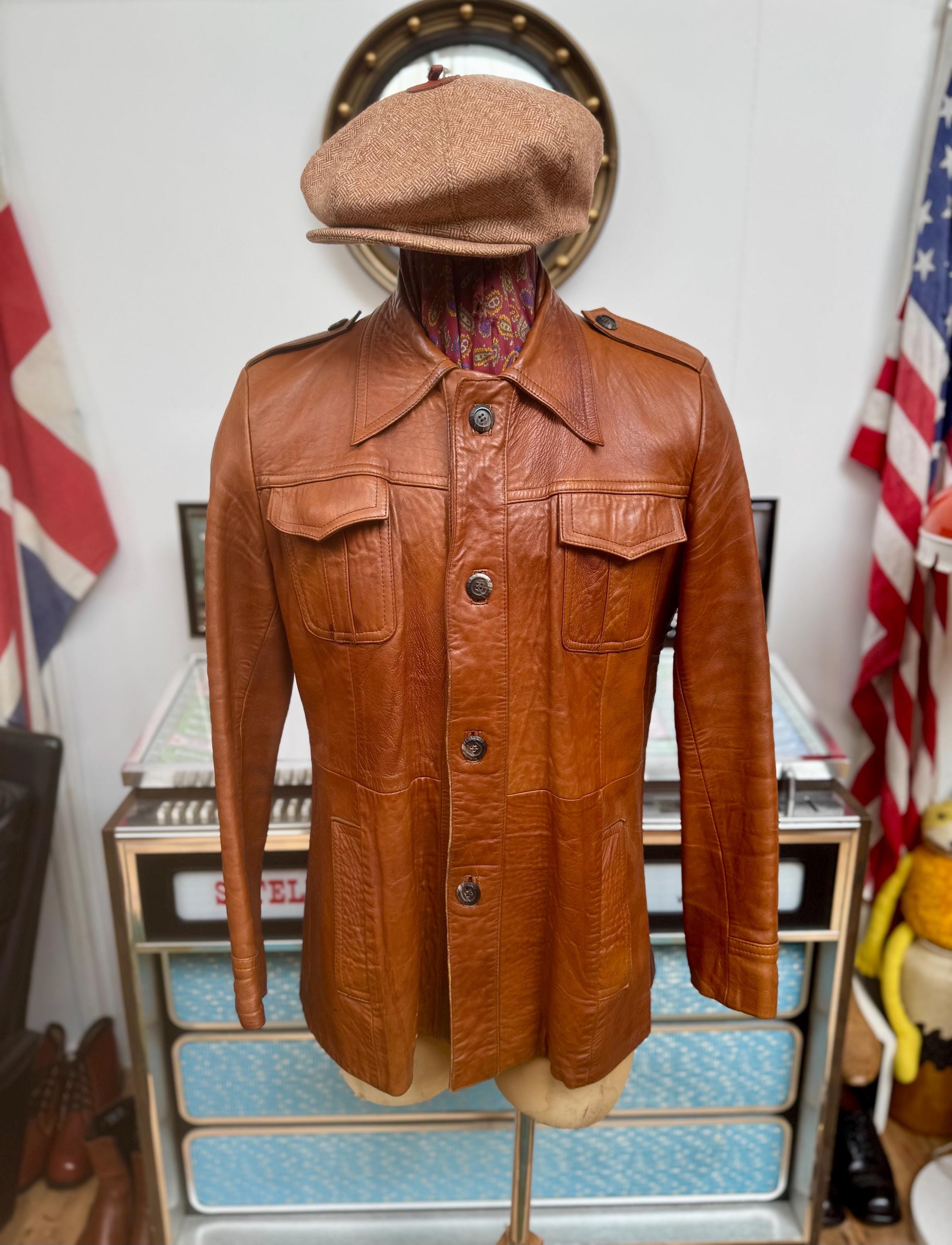 Outstanding Vintage Late 1960s Early 70s Tan Antique Looking Dandy