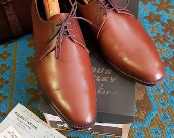 Prachtige Vintage jaren 1960 1967 gedateerd Angus Westley Burton Latimer Montrose bruin lederen 3-gaats Derby jurk Mod schoenen Ik ben originele doos. Maat 9