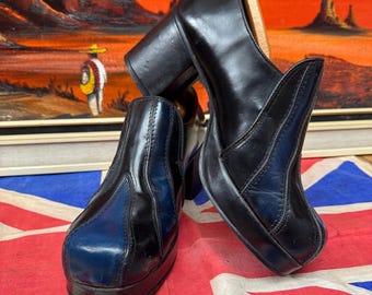 Vintage 1970s Mid 70's Black Leather 3” Inch High Block Heel Slip