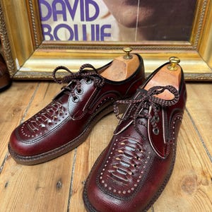 Zapatos de cordones con tres agujeros y parte de tejido de canasta de cuero marrón/marrón castaña muerto, vintage, años 70, Suedehead, Bootboy, Glam rock ERA. Talla 10 del Reino Unido.