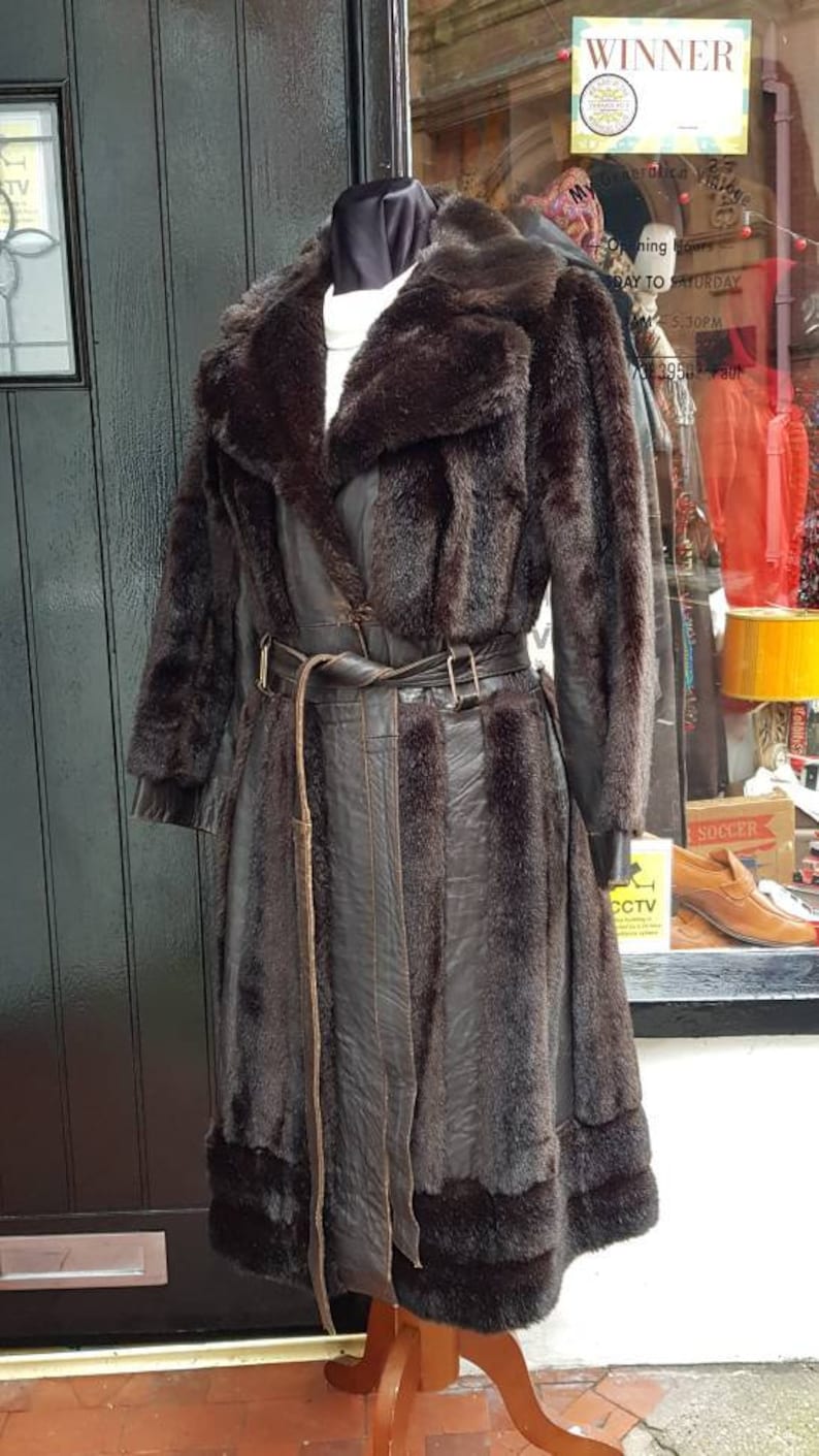 Simulated fur very funky.Small 8-10 Vintage late 1960s 70/'s Astraka belted leather faux fur long winter coat