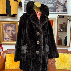 Vintage 1960s Glenn Models Ltd Girmes dark brown/near black simulated faux fur jacket coat in excellent condition.Medium 10-12”