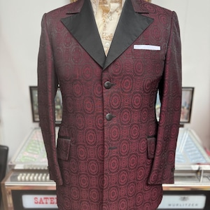 Stunning Vintage late 1960s geometric burgundy maroon black 3 button dinner jacket blazer Sartorial dandy freakbeat psyche mod era.Small vgc