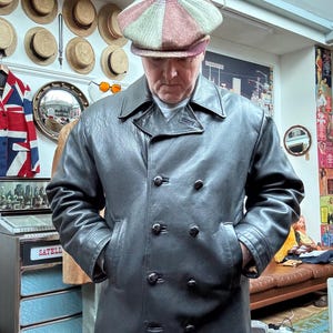 Exceptionnelle veste caban croisée surdimensionnée en cuir épais de qualité Union, vintage des années 80 et 80, superbe cuir VGC. Large à 44 po.
