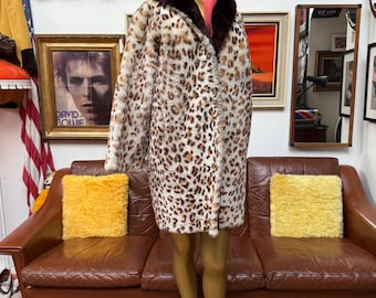 Glam Vintage 1950s 60s thick Vintage Leopard Wild Cat print shawl collar above knee length faux fur swing coat,loose fitted.Medium 12-14”