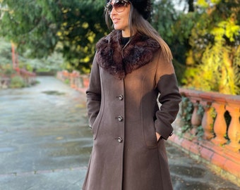 Vintage 1960s 70’s brown wool faux fur fit and and flare Saturn Scandinavian design quilted coat with oversized buttons.Size Small 8-10 vgc