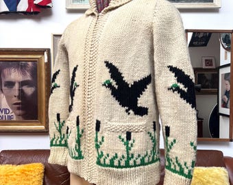 Quality Vintage 1950s/60s Cowichan Canadian heavy hand knitted British Columbian cardigan depicting Birds.Lightening Zipper.Small to medium