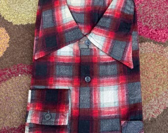 Vintage 1970s deadstock 70’s plaid check lumberjack shirt with oversized dagger spearpoint collars,long sleeves.Lrge to XL  18” inch neck.