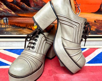 Vintage 1970s Mid 70's Black Leather 3” Inch High Block Heel Slip