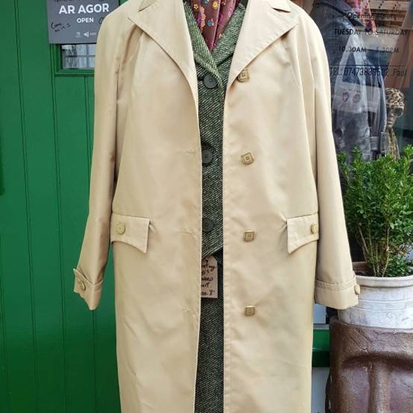 Vintage 1960s 60's Dannimac stylish mod showerproof waterproof raincoat triple sheen terylene .Super stylish.Small size 8 to 12".vgc