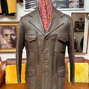 Vintage late 1960s early 70s Castle Suedes Ltd brown lightly distressed looking dandy Mod leather Safari Leisure jacket,..Large to 44”c