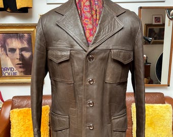 Vintage late 1960s early 70s Castle Suedes Ltd brown lightly distressed looking dandy Mod leather Safari Leisure jacket,..Large to 44”c