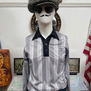 Vintage 1970s 70’s 2 button camp collar open neck geometric chequered flag disco studio 54 Saturday night fever pop over shirt.Small - 39”c