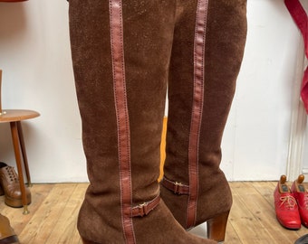 Vintage late 1970s 70’s Clark’s faux sheepskin lined knee length suede leather winter boots with side zip and buckle decoration.UK 5.5 vgc