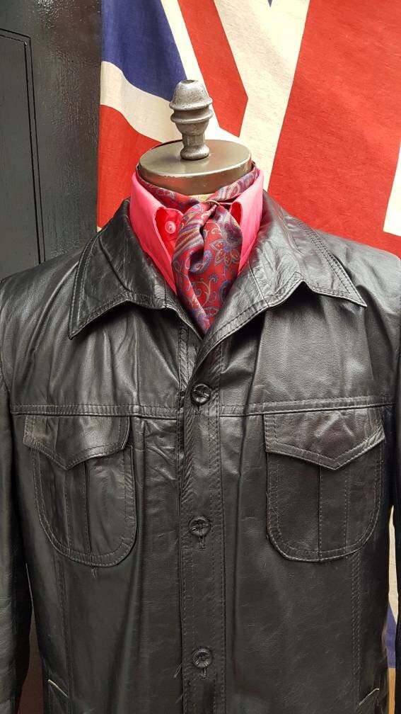 Image of Vintage Late 1960S 70S Psyche Freakbeat Era Black Open Neck Spread Collar Leather Safari Jacket, Half Belt Back, Buttoned Cuffs.large 41-43"C