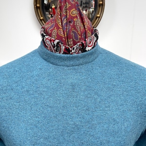 Mint Vintage late 1970s early 80’s St.Michael deadstock lambswool crew neck in Aegean blue.Small to 39”chest.