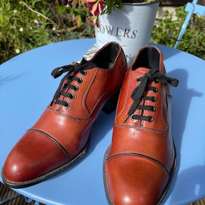 Beautiful Vintage deadstock Saturday Night Fever era mid 1970s 70’s Renoir brown leather block heel derby Oxford platform shoes size 8