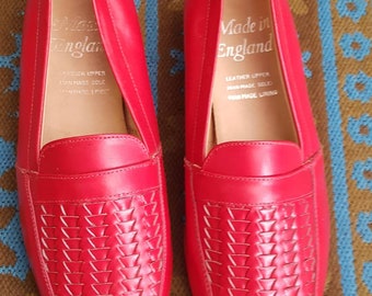 Vintage deadstock 1980s 80's red leather basket weave slip on loafers shoes. Made in England size 8,euro 42,usa 9