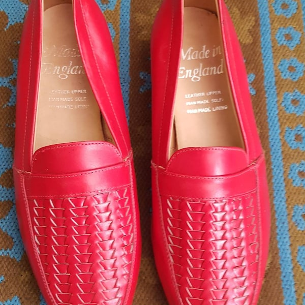 Vintage deadstock 1980s 80's red leather basket weave slip on loafers shoes. Made in England size 8,euro 42,usa 9
