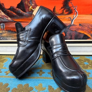 Vintage 1970s mid 70’s black leather 3” inch high block heel slip on platform shoes,Saturday night fever disco era.Size 8 vgc