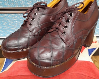 Fab Vintage 1970s 70's Ravel Brown Leather Lattice Detail Glam