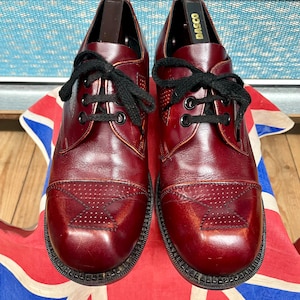Fab Vintage 1970s 70’s Cherry red oxblood glam rock suedehead northern soul crossover platform shoes.Size 8 vgc