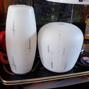 Vintage 1950s 50's frosted glass bulbous hanging light shade lamp shade,art deco style,atomic Sputnik era 8.5 inches high. Vgc