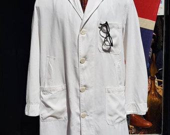 Vintage 1940s 50s Sanforized French industrial chore workwear white scientists lab coat,coverall,overall,epaulets.Large to XL