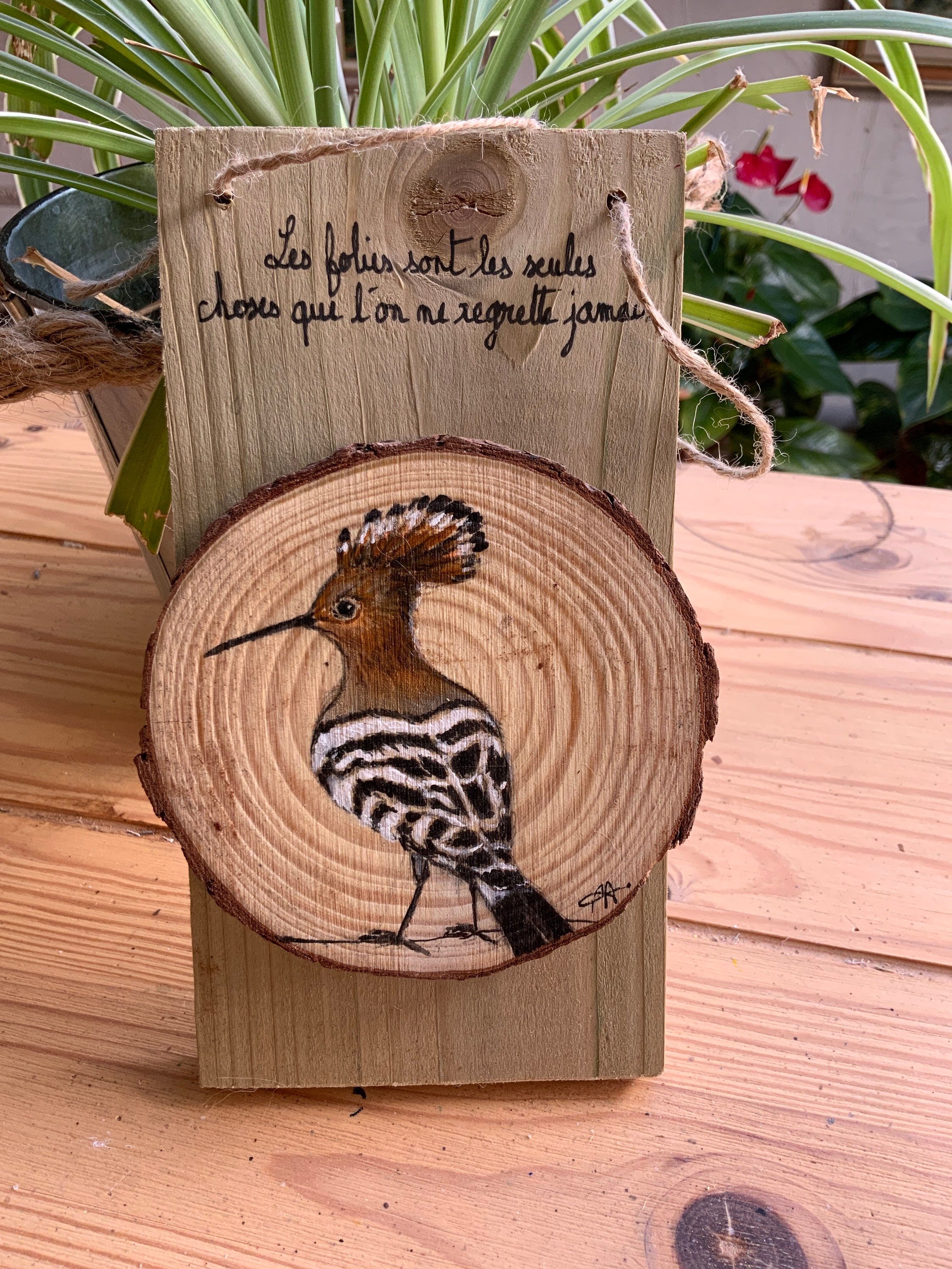 Oiseau Huppé Fasciée Peinte avec Citation