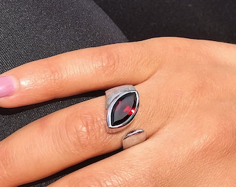 Sterling zilveren ring met rode granaat edelsteen, hoogwaardig sieraad Artikel: R61GR
