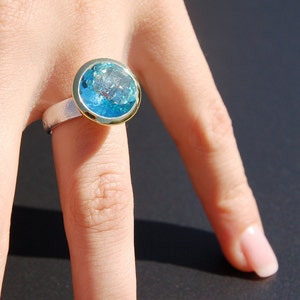 Elegant topaz ring: radiant beauty image 4