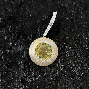 Sparkling pendant made of sterling silver and lemon quartz gemstone by Peter Erker Article AH03GG14