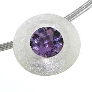 Handcrafted amethyst pendant: timeless elegance from our own goldsmith!
